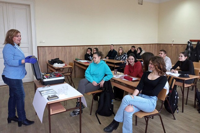 Budući tehničari za operativnu forenziku dobili tehnički komplet za uviđaje