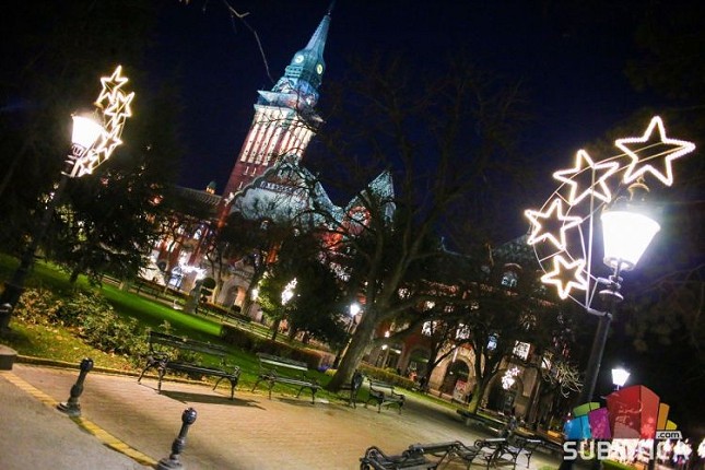 Novogodišnja rasveta od 15. decembra, ove godine ledeni tobogan u centru grada