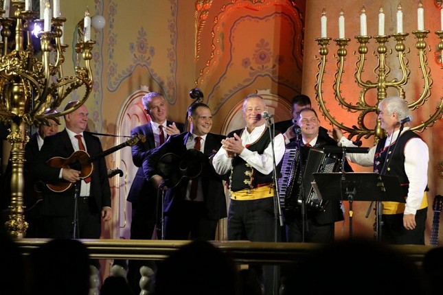 Zvuci Dalmacije u Subotici: Klapa „More“ oduševila publiku