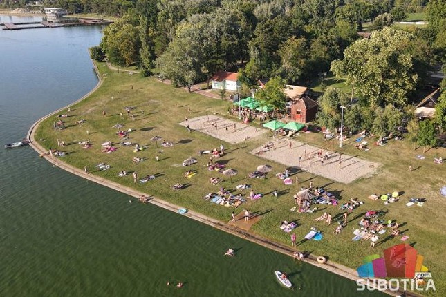 Voda u Palićkom jezeru i ovog leta pete klase, nedovoljnog kvaliteta za bezbedno kupanje