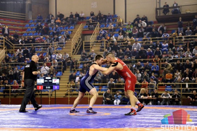 Propuštena prilika za povratak titule šampiona u rvanju