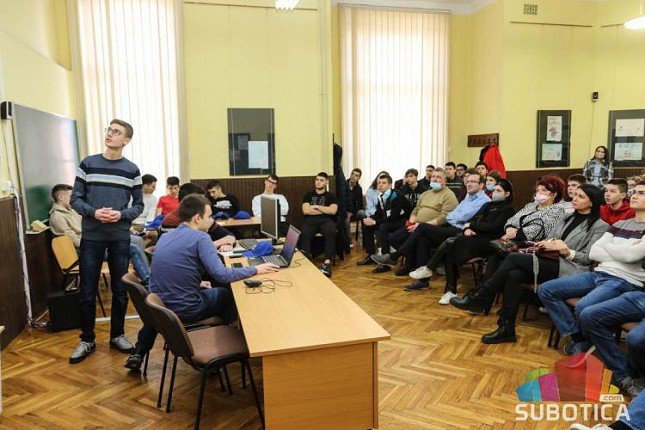 Gimnazija "Svetozar Marković" predstavila IT odeljenje