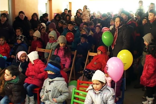 Paketići za romsku decu