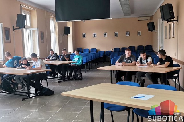 Učenici Tehničke škole „Ivan Sarić” obeležili Evropski dan jezika kroz kviz znanja