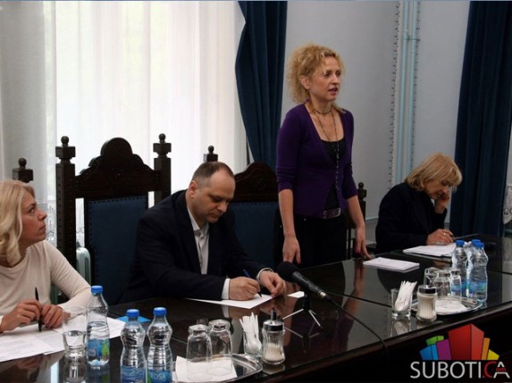 Održan okrugli sto na temu "Nacrt Zakona o upotrebi znakovnog jezika"