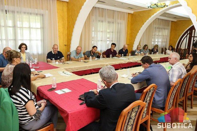 Razvrstavanje na suvi i vlažni otpad još na čekanju