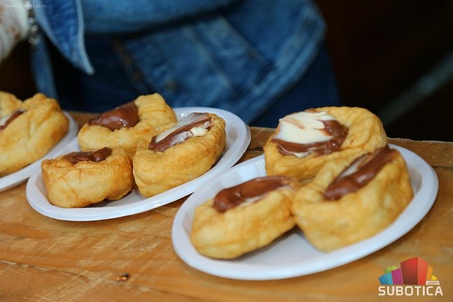 Tavankutom zamirisalo 10.000 fanaka