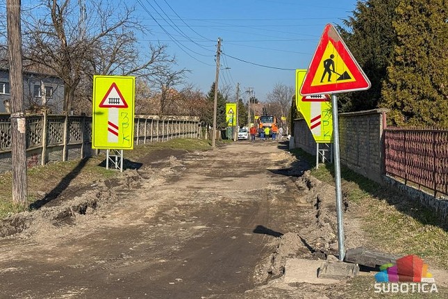Deo Koparske ulice dobija asfalt, Bikovački put će se sređivati fazno