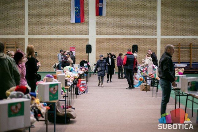 Na humanitarnom bazaru prikupljan novac za lečenje Leone Kovač