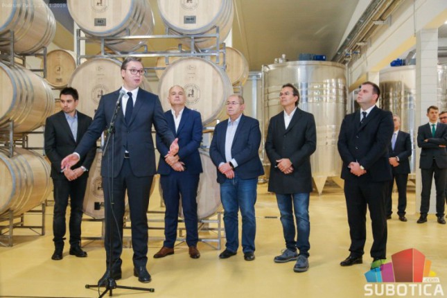 Vučić: "Učinićemo sve da ubrzamo protok robe i ljudi preko granice sa Mađarskom"