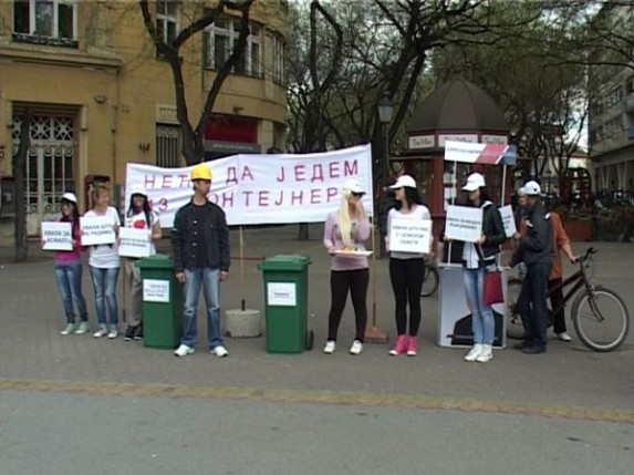 SNS organizovao performans na Trgu