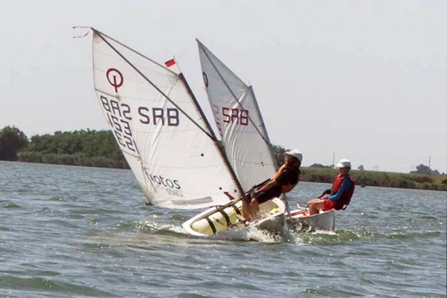 Takmičenje u jedrenju "2. Reful Kup" za vikend na Palićkom jezeru