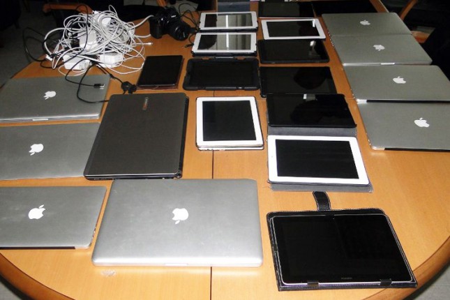 Autobus pun najnovijih ajpeda i laptopova