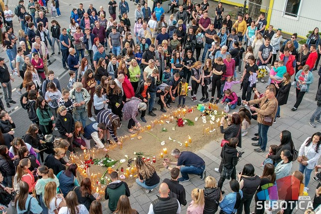 Subotičani odali počast stradalima u OŠ „Vladislav Ribnikar“