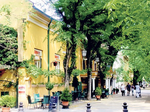 Rušenje gradskih simbola