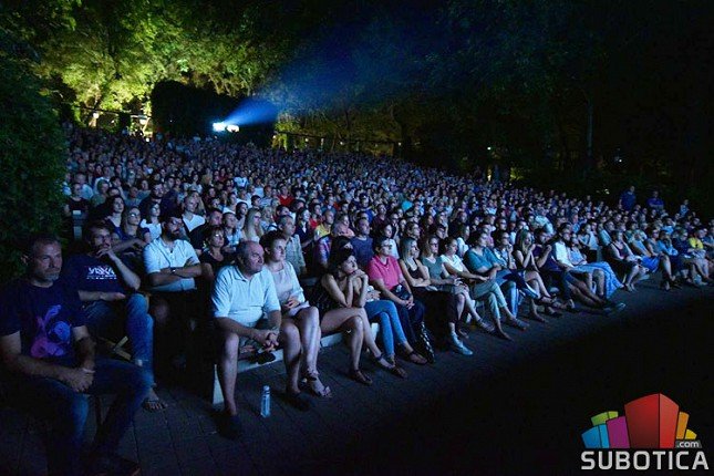 Večeras počinje revijalni deo FEF-a, fIlmski hitovi na Letnoj pozornici
