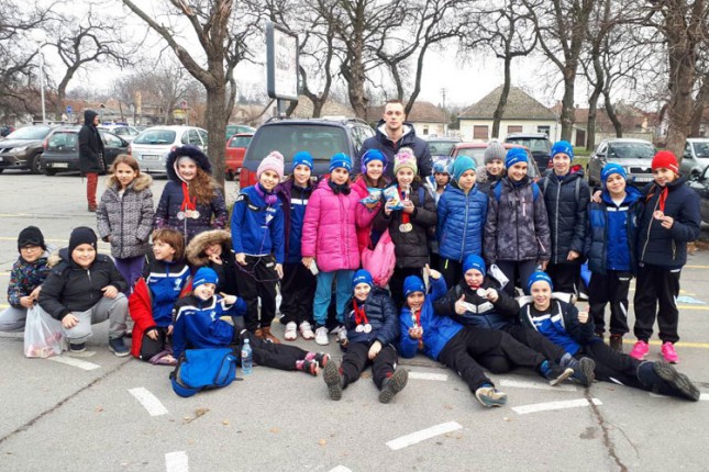 Plivanje: "Spartak-Prozivka" osvojio 48 medalja na međunarodnom mitingu u Somboru