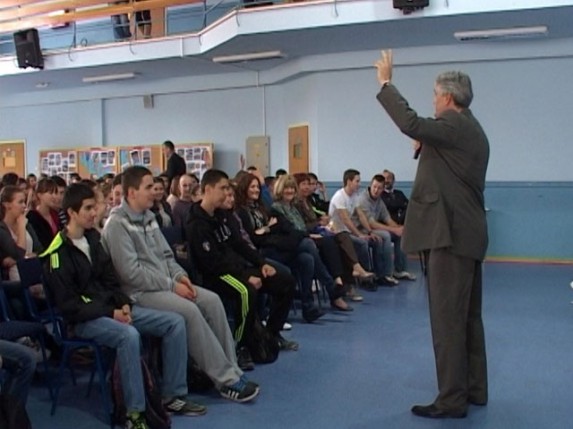 Više od dva sata dnevno na Internetu = zavisnost!