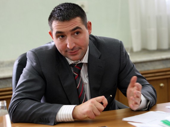 Oliver Dulić: Šta može gola i hladna istina u sudaru sa blistavom lepotom laži?