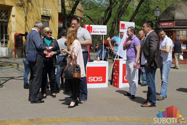 Akcija SDS: "12 meseci Vlade, 12 neispunjenih obećanja"