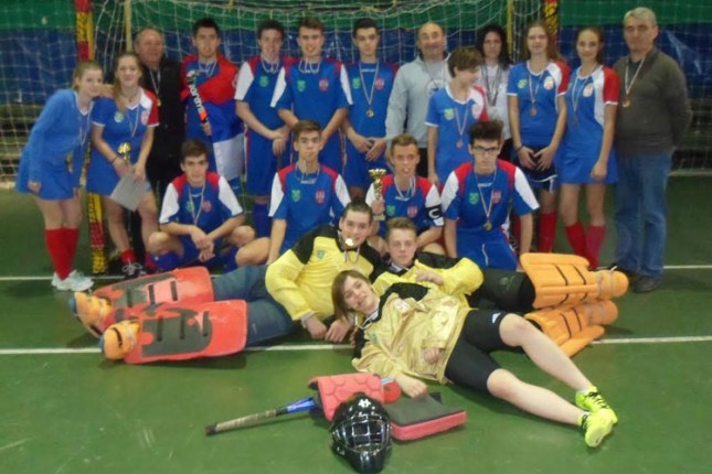 Zlato i bronza za hokejaše na travi HK "Spartak EV"