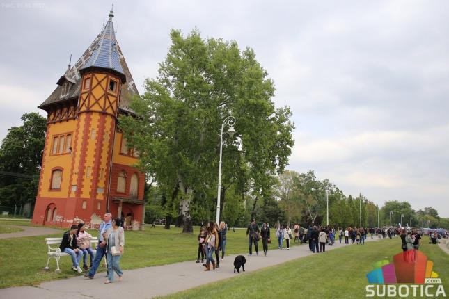 Prvomajski uranak na Paliću