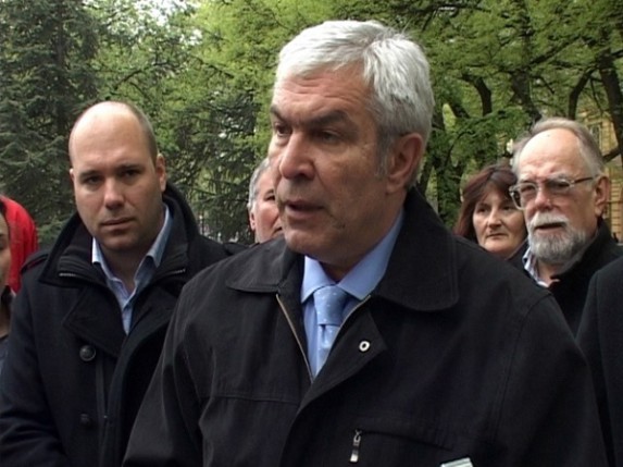 URS: "Bez partokratije"