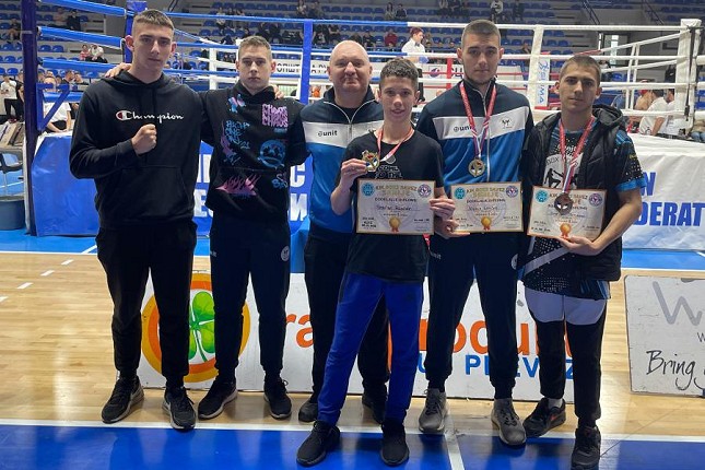 Kik boks: "Top fighter” ponovo među najboljima – nove medalje sa državnog prvenstva