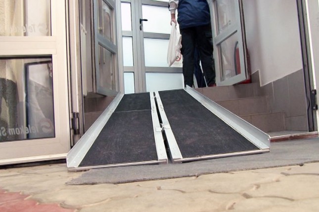 Puštena u rad rampa za invalide na ulaz Telekomove poslovnice u Prvomajskoj