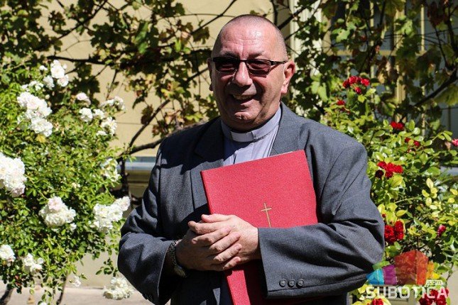 Biskup Slavko Večerin otpušten na kućno lečenje nakon što je bio hospitalizovan zbog korona virusa