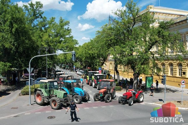 Radikalizacija protesta poljoprivrednika, jednočasovna blokada Štrosmajerove ulice od 10 časova