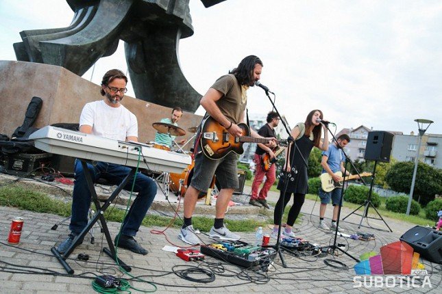 Novi spot, a uskoro i novi album benda "Wooden Ambulance"