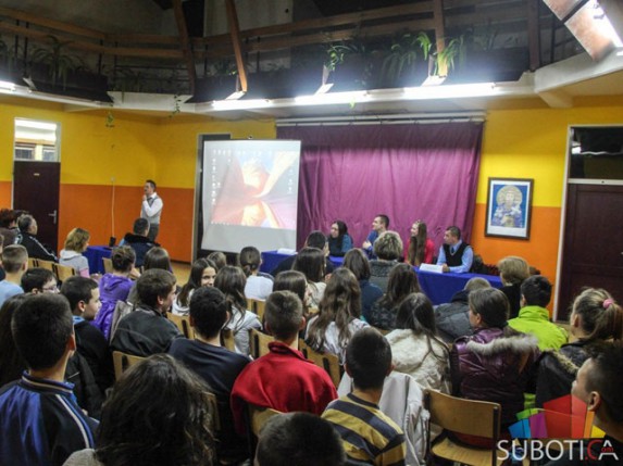 Održana tribina "Elektronsko nasilje"