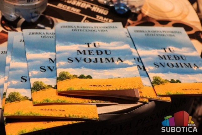 Predstavljena zbirka pesama "Tu među svojima" Udruženja slepih i slabovidih Subotice