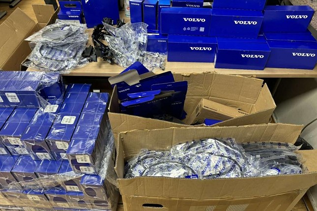 Carinici osujetili pokušaj krijumčarenja novih rezervnih delova za teretnjake u vrednosti od dva miliona dinara