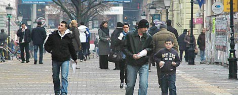 Srbi i Mađari pričaju na engleskom