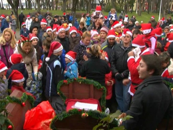 Održana trka Deda Mrazeva na Paliću