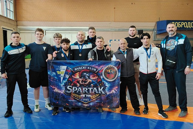 Rvanje: Spartak uspešan na tri takmičenja, osvojeno 16 medalja