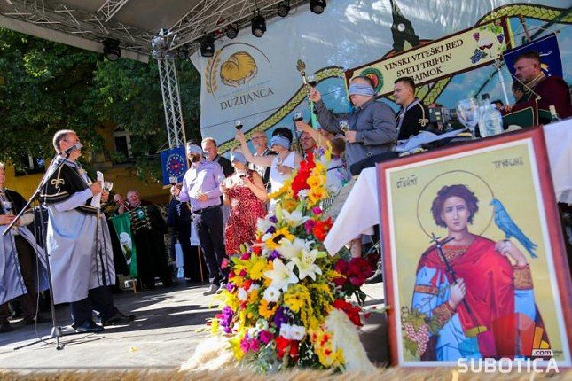 Vinari iz regiona defilovali centrom Subotice