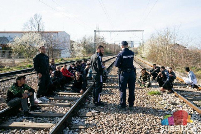 "Narodne patrole" obilazile mesta gde se migranti smeštaju uz prugu u širem centru, policija sprečila incident većih razmera