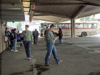 Pijan pokušao da vozi autobus pun putnika