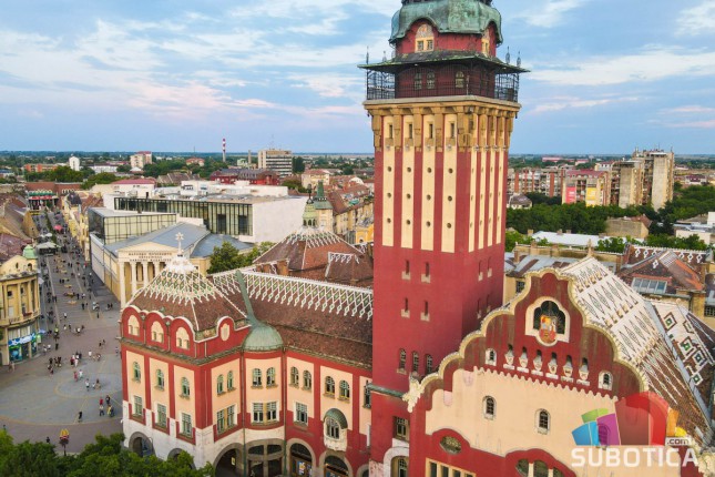 Ugostiteljski objekti sa baštom mogu da rade do 1 čas iza ponoći, trgovine do 23 časa