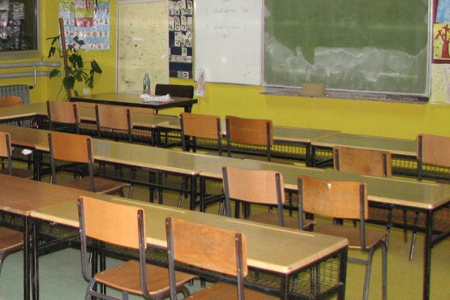 Osnovne i srednje škole stupile u jednočasovni štrajk upozorenja