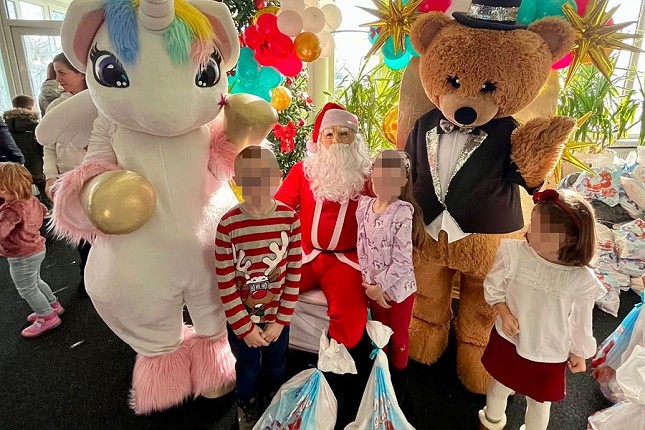 Dvesta paketića za dvesta dečjih osmeha - "Naše malo nekome je sve" obradovala mališane