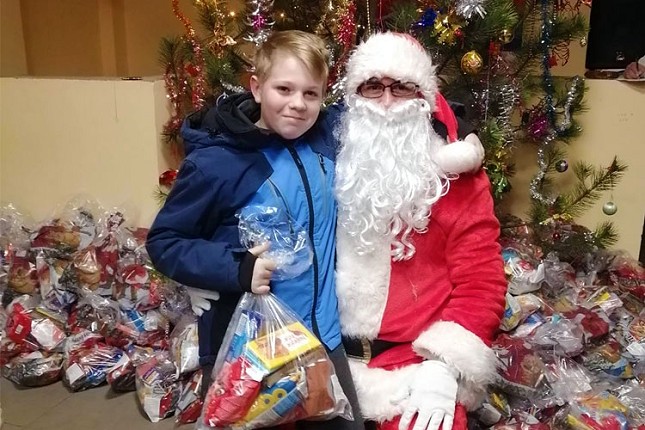 Podela paketića mališanima sa Makove sedmice - tradicija duga dvanaest godina