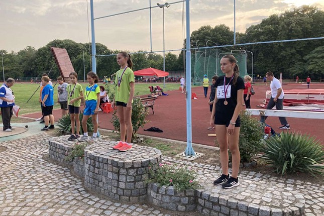 Atletika: Četiri medalje Spartakovih mlađih takmičara na Prvenstvu Vojvododine u Sremskoj MItrovici