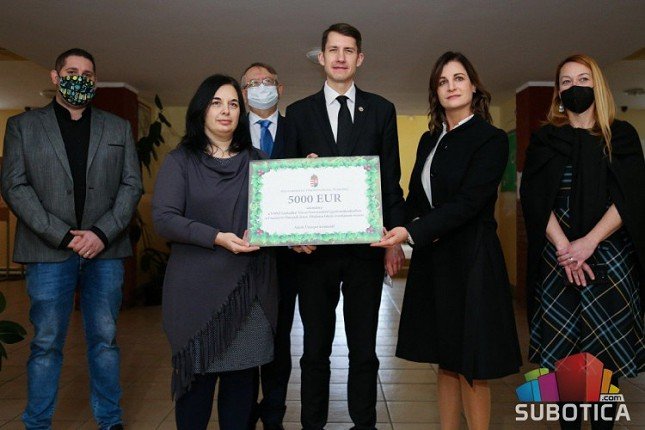 OŠ „Hunjadi Janoš“ u Čantaviru dobila vrednu donaciju Generalnog konzulata Mađarske