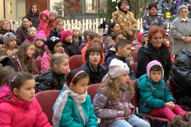 Organizacija "Caritas" obezbedila paketiće za 160 mališana