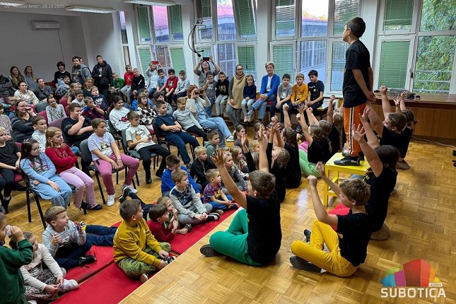 "Porodični dan" - tradicionalno druženje dece i roditelja u OŠ "Miroslav Antić"