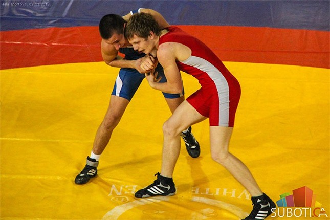 Rvanje: Mlađe kategorije Spartaka uspešne na Prvenstvu Vojvodine